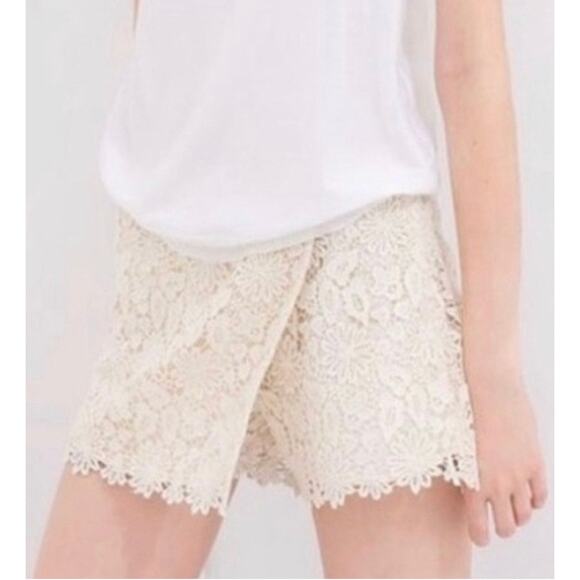 Zara Basic Lace Shorts Womens Medium Cream Crochet Floral Boho Festival Lined - Picture 1 of 10